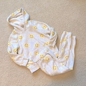5T Old Navy Smiley Face Sweat Suit